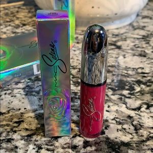 MAC Selena Liquid Lipcolor - Dame Un Beso